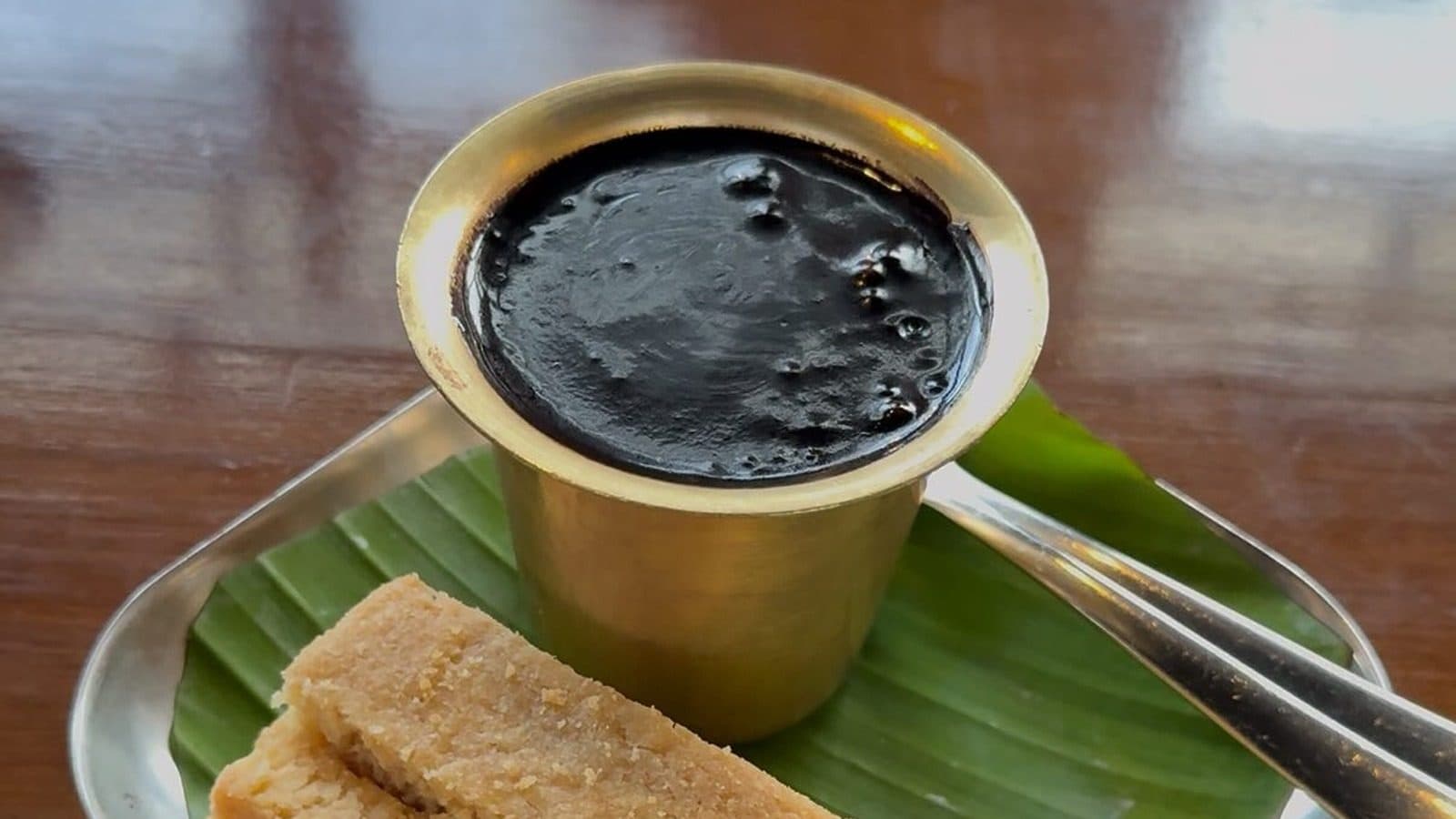 What to Serve With Hot Chocolate in a Cafe: Bengaluru's Benne Biscuit Pairing
